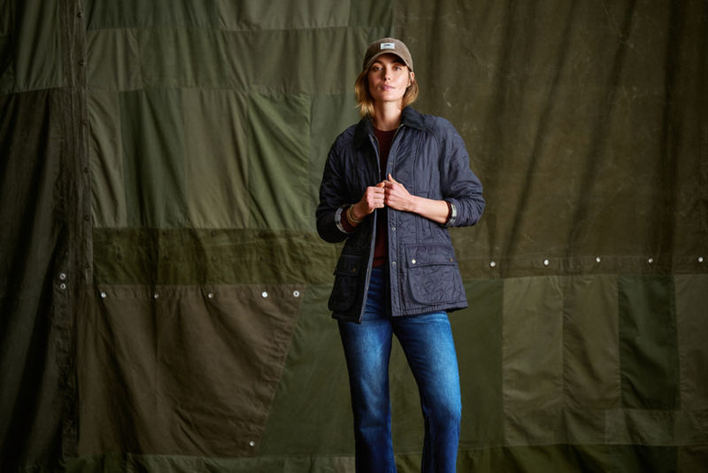 Women&rsquo;s Barbour&reg; Beadnell Polarquilt Jacket - NAVY