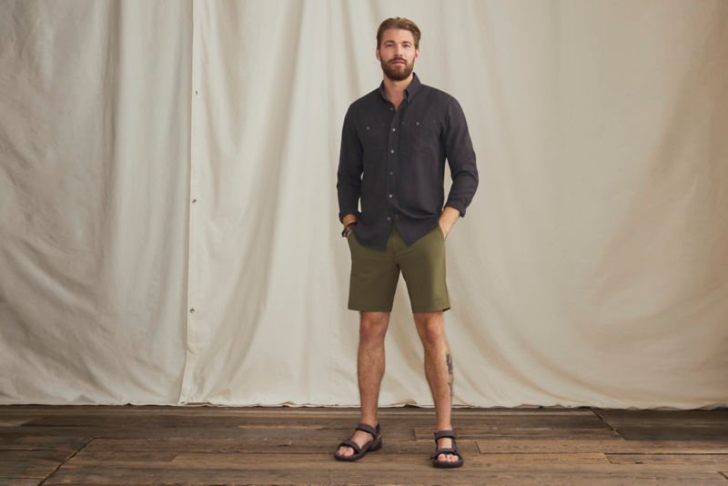 Men&rsquo;s Tech Chambray Long-Sleeve Work Shirt - BLACK image number 4