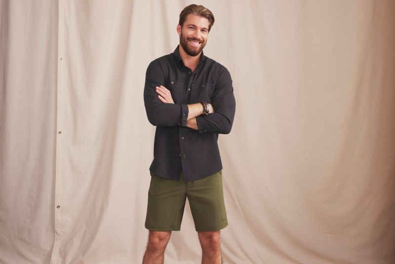 Men&rsquo;s Tech Chambray Long-Sleeve Work Shirt - BLACK image number 0