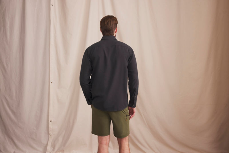 Men&rsquo;s Tech Chambray Long-Sleeve Work Shirt - BLACK image number 3