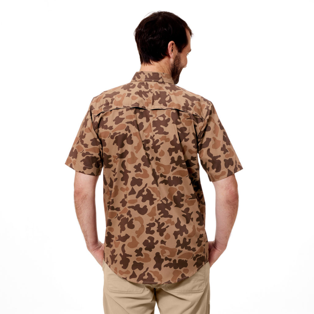 Men’s Short-Sleeved Featherweight Shooting Shirt - ORVIS 1971 CAMO image number 2