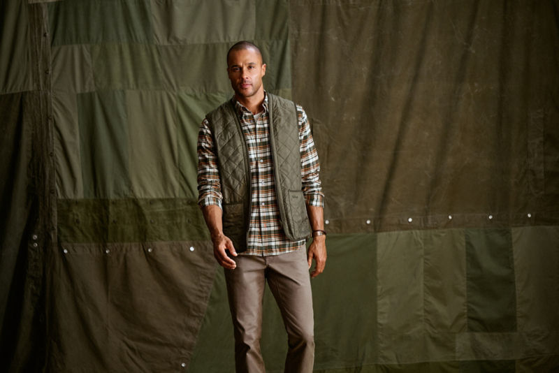 Barbour&reg; Polarquilt Zip-In Liner - OLIVE image number 1