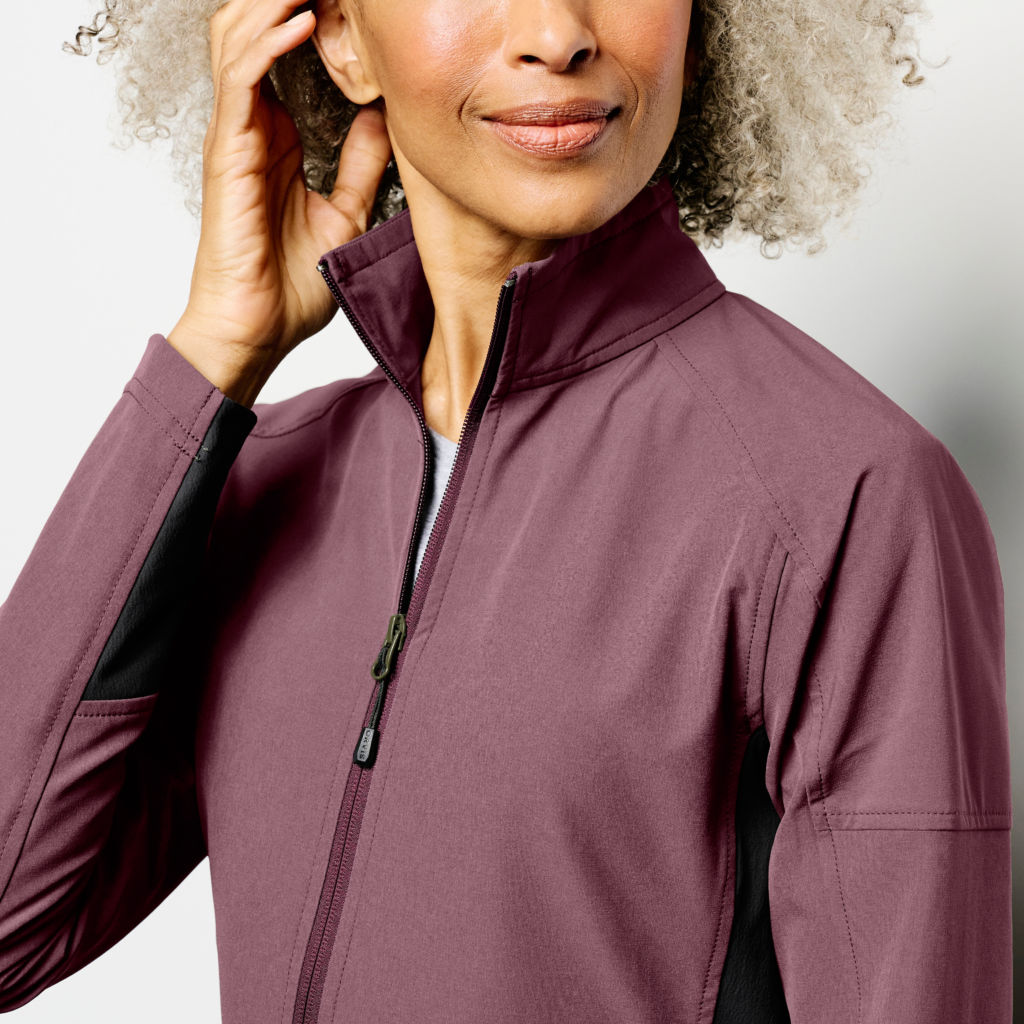 Women’s PRO LT Softshell Pullover - HUCKLEBERRY image number 5