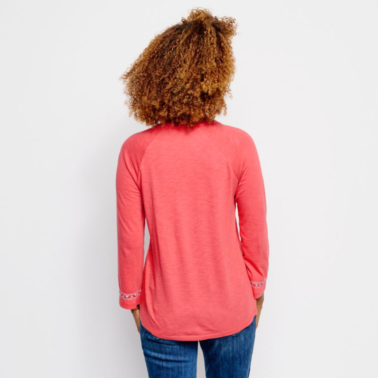Hidden Cove Embroidered Three-Quarter-Sleeved Tee - FADED RED image number 3