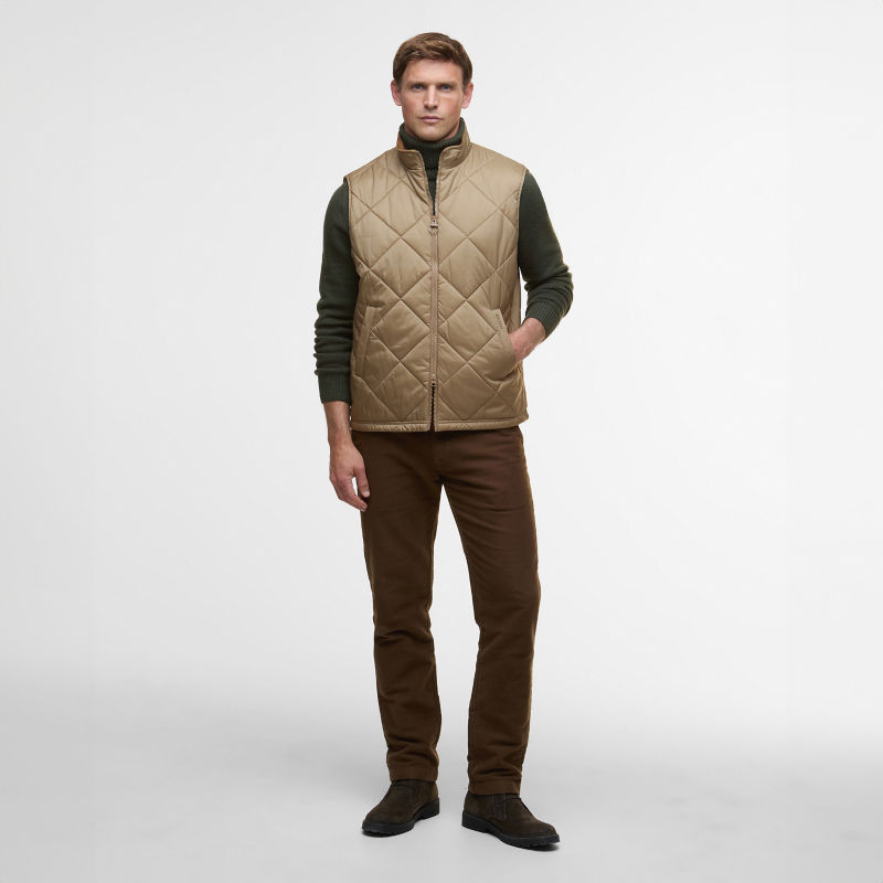 Barbour&reg; Finn Gilet - MILITARY BROWN image number 3