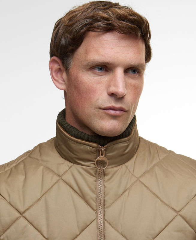 Barbour&reg; Finn Gilet - MILITARY BROWN image number 1