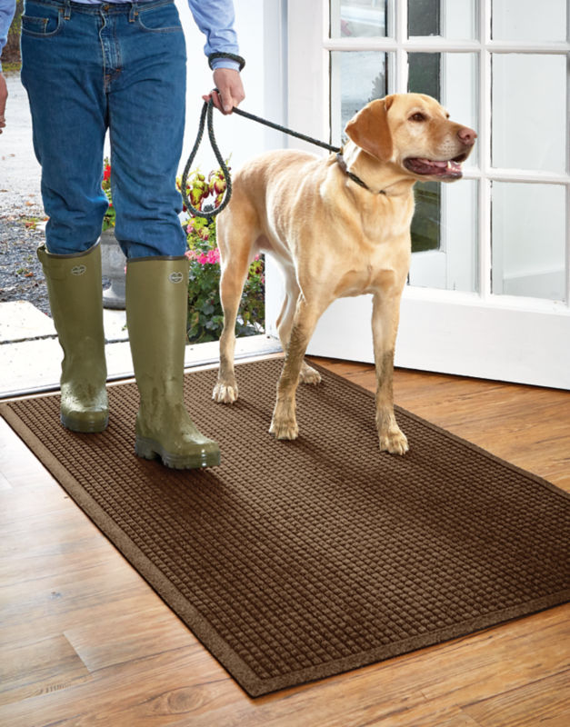 Recycled WaterHog&reg; Grid Mat - DARK BROWN image number 0