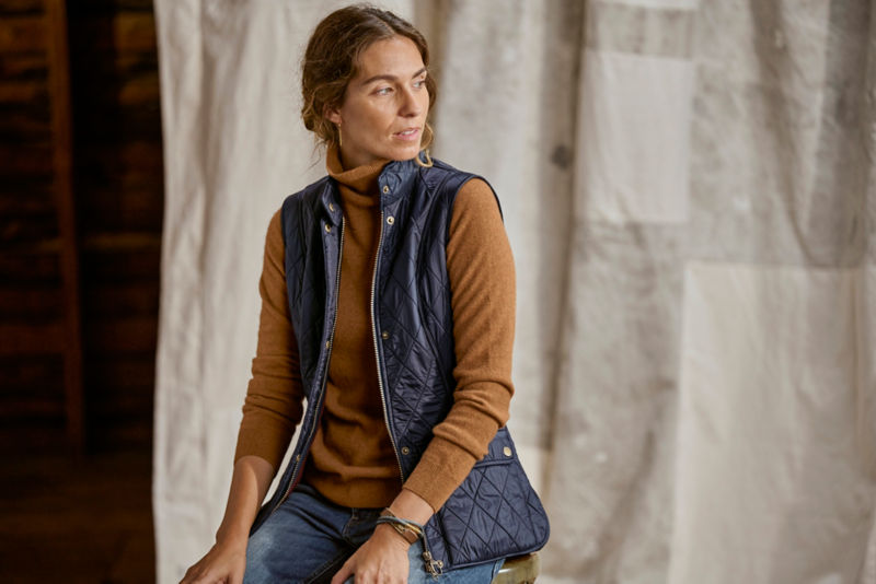 Barbour&reg;  Wray Gilet - NAVY image number 2