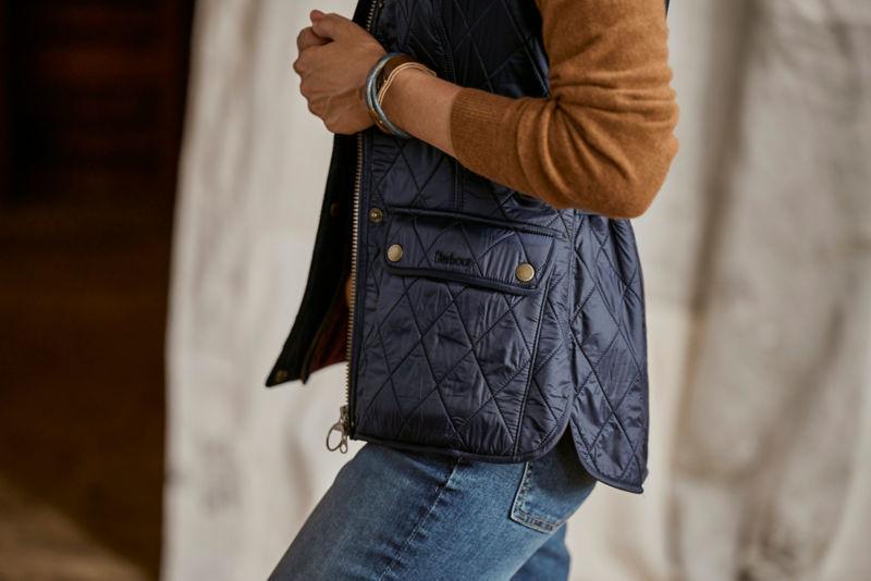 Barbour&reg;  Wray Gilet - NAVY image number 6