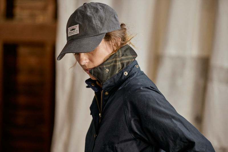 2NHL03WH24_317?wid=365&src=is(