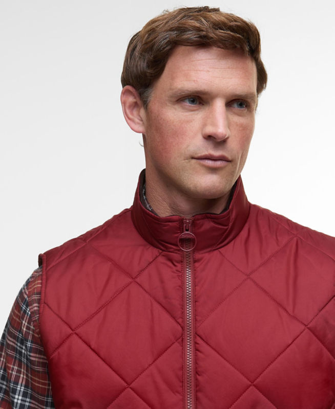 Barbour&reg; Finn Gilet - BRICK RED image number 1