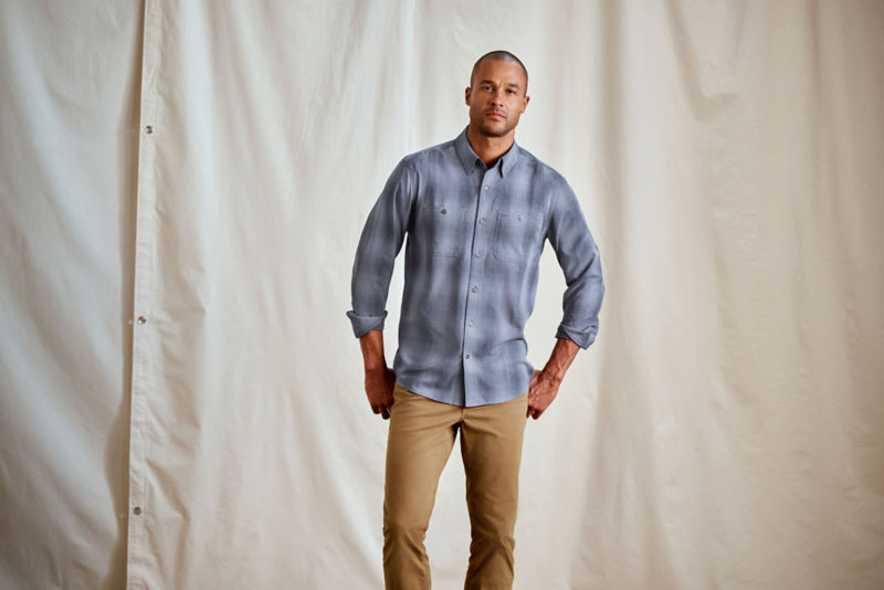 Men&rsquo;s Tech Chambray Long-Sleeve Work Shirt - BLUE HAZE/TRUE NAVY PLAID