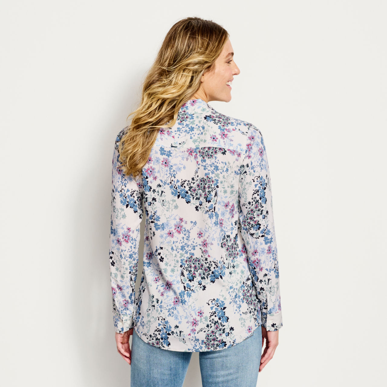 Long-Sleeved Everyday Silk Shirt - PURPLE FOG BOUQUET FLORAL image number 3
