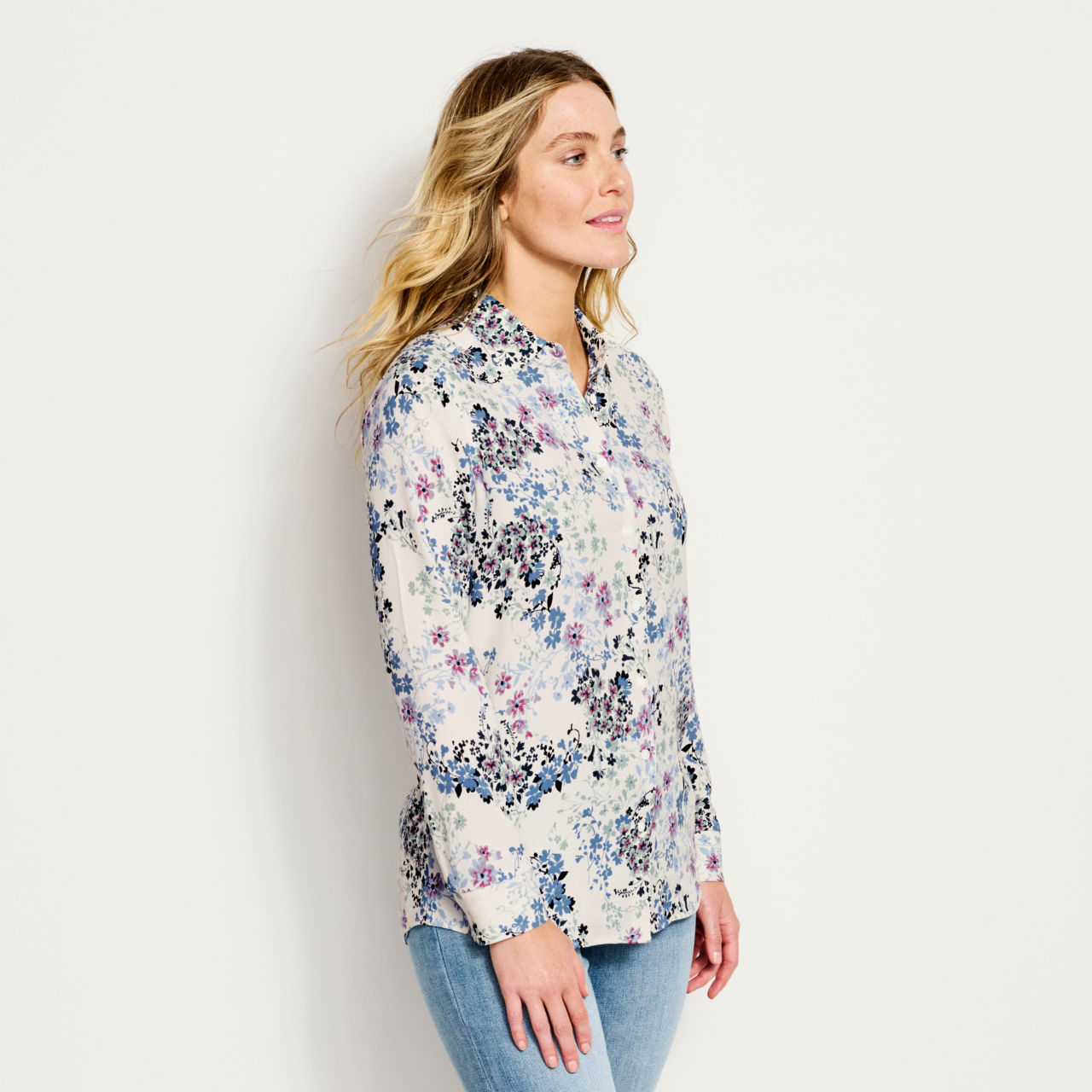 Long-Sleeved Everyday Silk Shirt - PURPLE FOG BOUQUET FLORAL image number 2