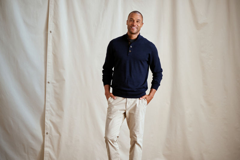 Merino Button Mockneck Sweater - NAVY