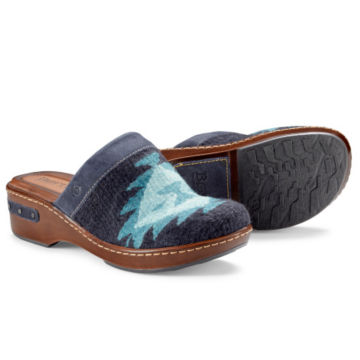 Born® Bandy Blanket Clogs - NAVYimage number 0