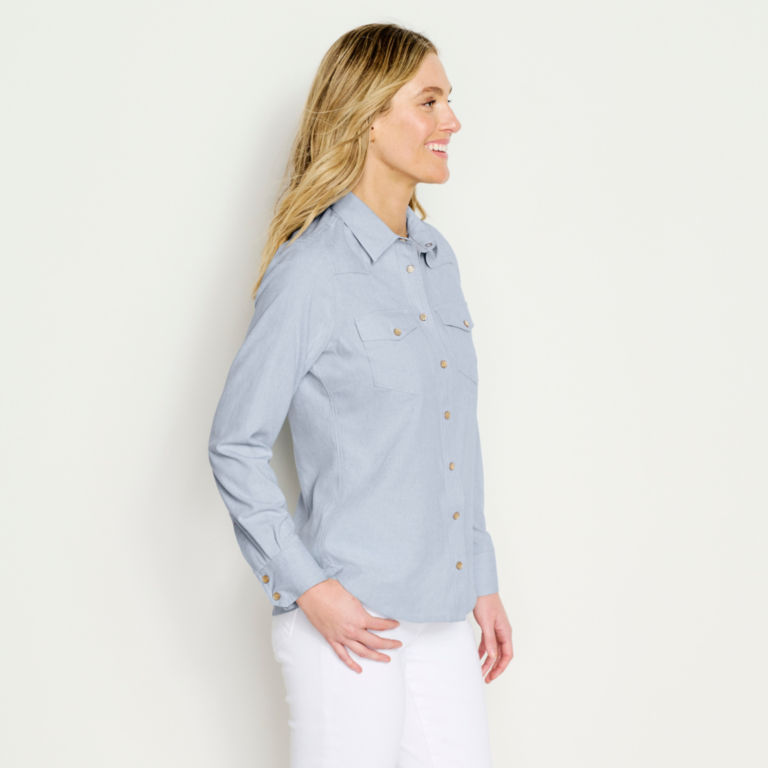 Women’s Western Breeze Tech Chambray Shirt - BLUE FOG image number 1
