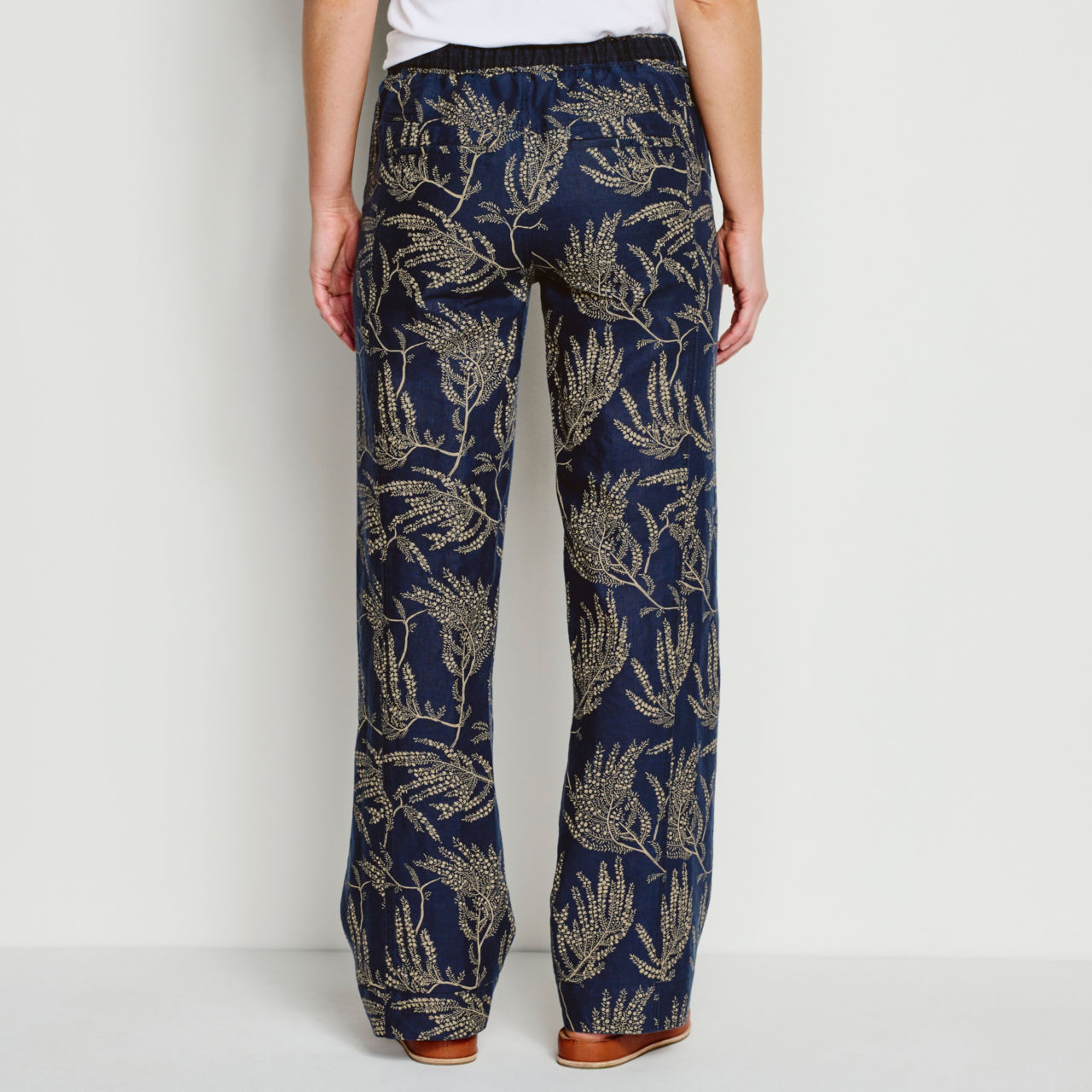 Performance Linen Relaxed Fit Wide Leg Pant - NAVY BOTANICAL PRINT image number 2