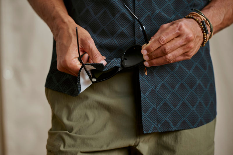 Tropic Tech Printed Short-Sleeve Shirt - RED CLAY FISH image number 3