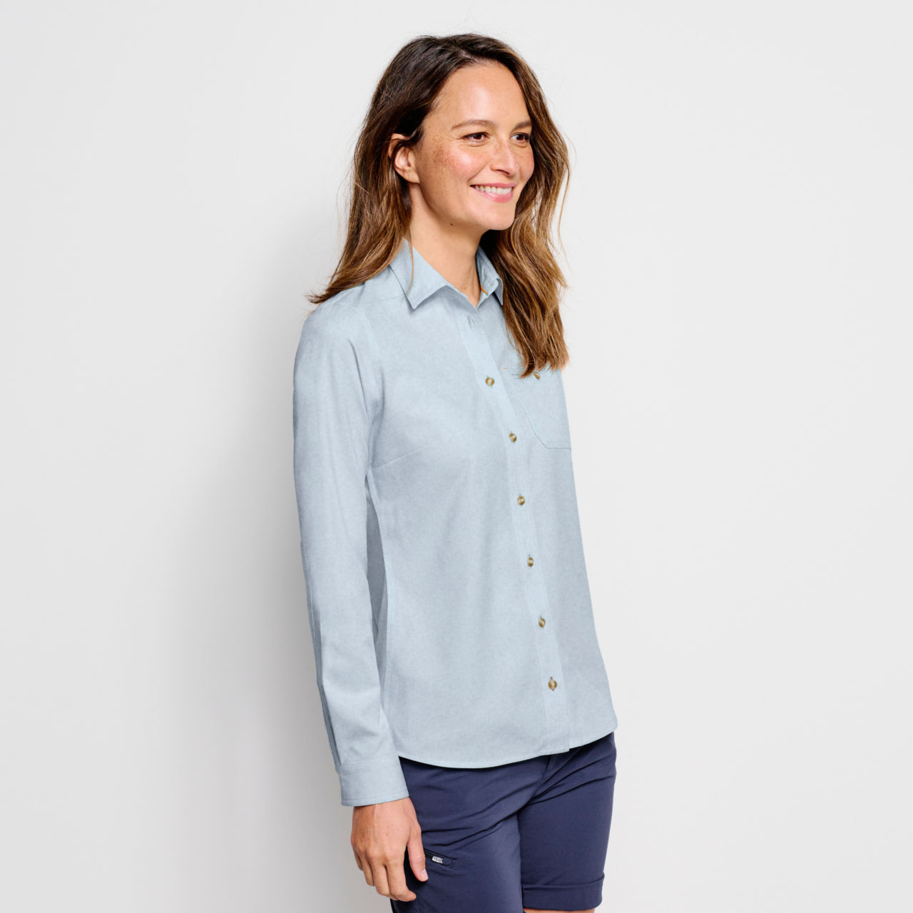 Women’s Long-Sleeved Tech Chambray Work Shirt - BLUE FOG image number 1