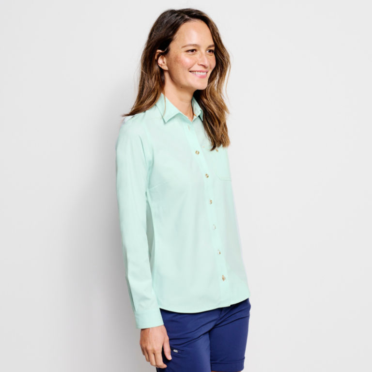 Long-Sleeved Tech Chambray Work Shirt -  image number 3