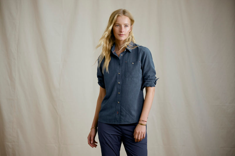 Women&rsquo;s Tech Chambray Long-Sleeve Work Shirt - TRUE NAVY