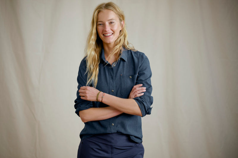 Women&rsquo;s Tech Chambray Long-Sleeve Work Shirt - TRUE NAVY image number 1