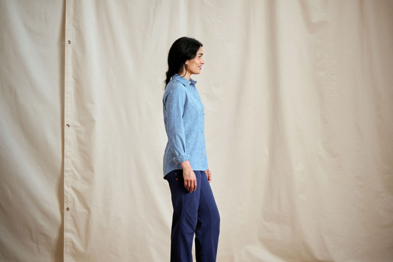 Women&rsquo;s Tech Chambray Long-Sleeve Work Shirt - BLUE CHAMBRAY image number 3