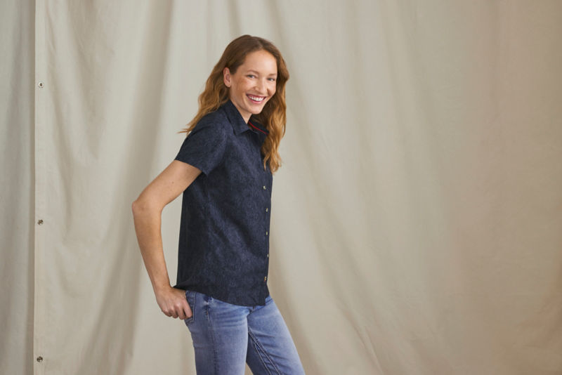 Women&rsquo;s Tech Chambray Short-Sleeve Work Shirt - CELADON image number 5