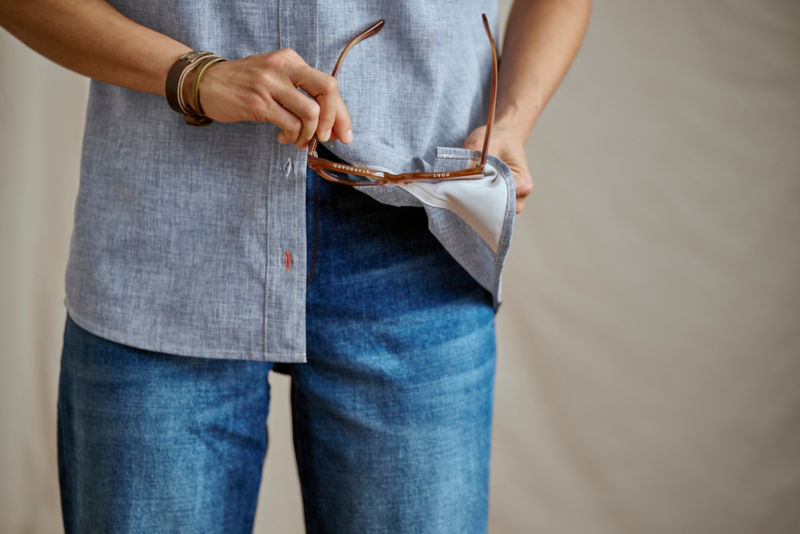Women&rsquo;s Tech Chambray Short-Sleeve Work Shirt - TRUE NAVY image number 3
