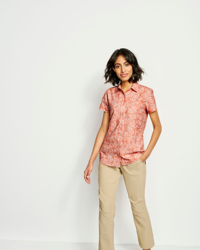 Women&rsquo;s Tech Chambray Short-Sleeve Work Shirt - LEMONGRASS STAMPED FLORAL image number 1