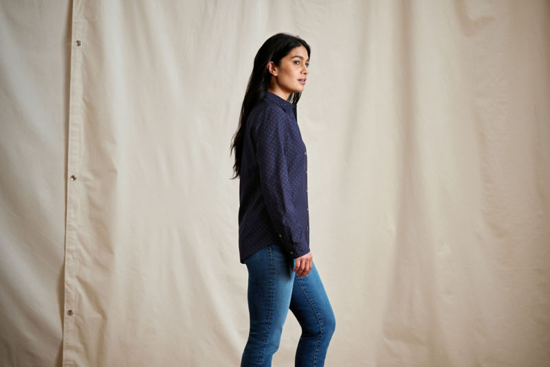 Women&rsquo;s Tech Chambray Long-Sleeve Work Shirt - NAVY DIAMOND image number 3