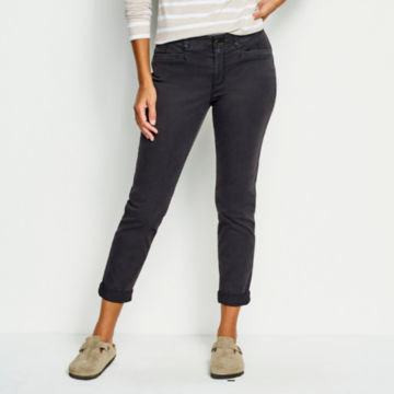 Everyday Chino Natural Fit Straight-Leg Ankle Pants in Washed Black