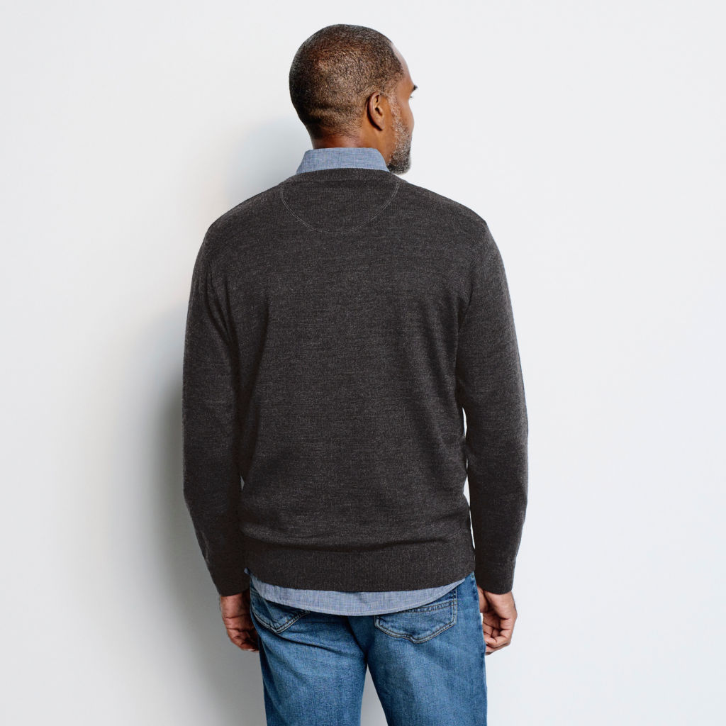 Merino V-Neck Long-Sleeved Sweater - NAVY image number 3