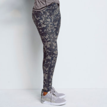 Zero Limits Fitted Leggings - NAVY FLOWER CAMO image number 2