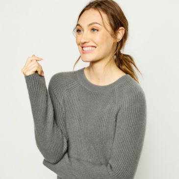 Garment-Dyed Cashmere Ribbed Crewneck Sweater - 