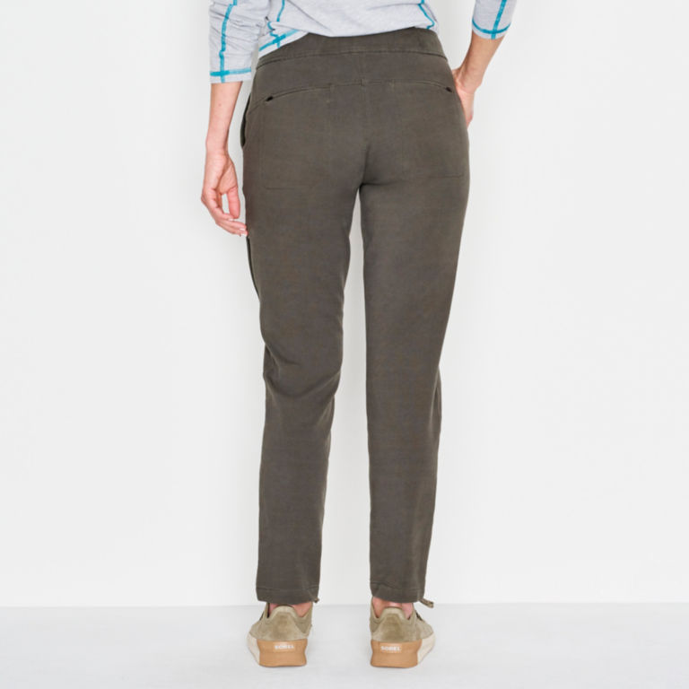Flex-Day Natural Fit Straight-Leg Ankle Pants -  image number 2