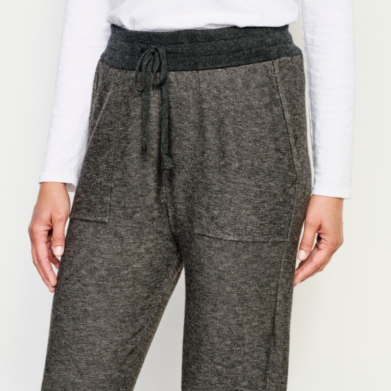 Bird’s-Eye Natural Fit Joggers - HEATHERED CHARCOAL image number 3