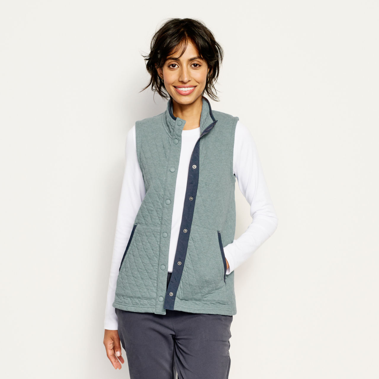 Women’s Outdoor Quilted Vest - FOREST image number 3