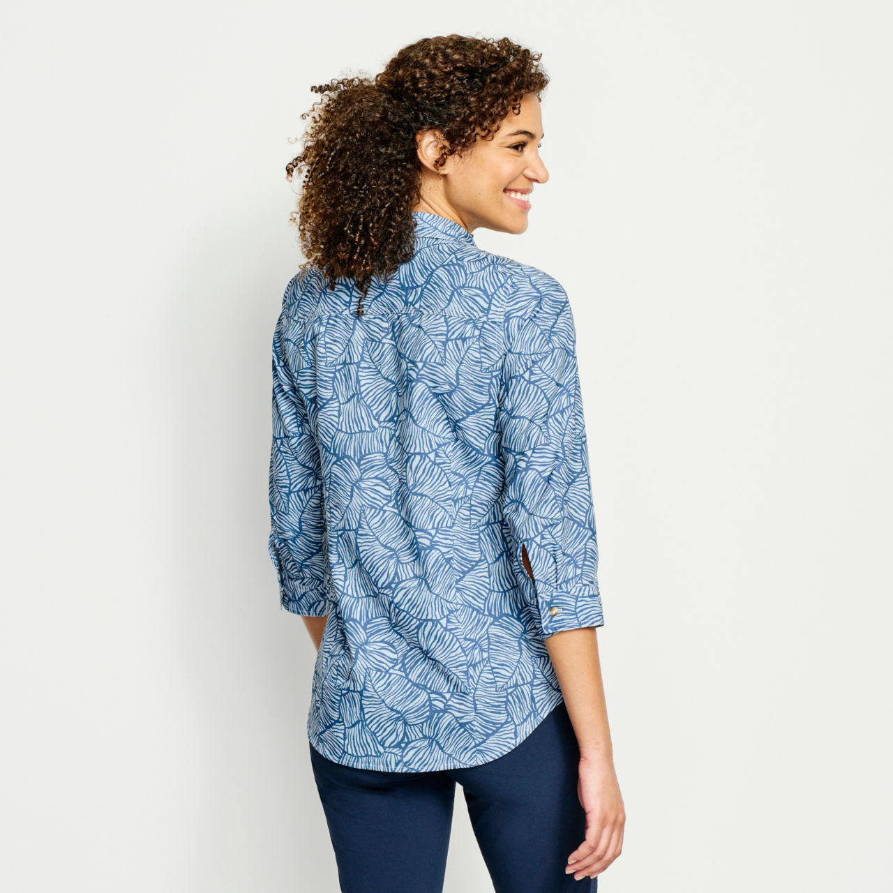 Women’s Tech Chambray Popover -  image number 2