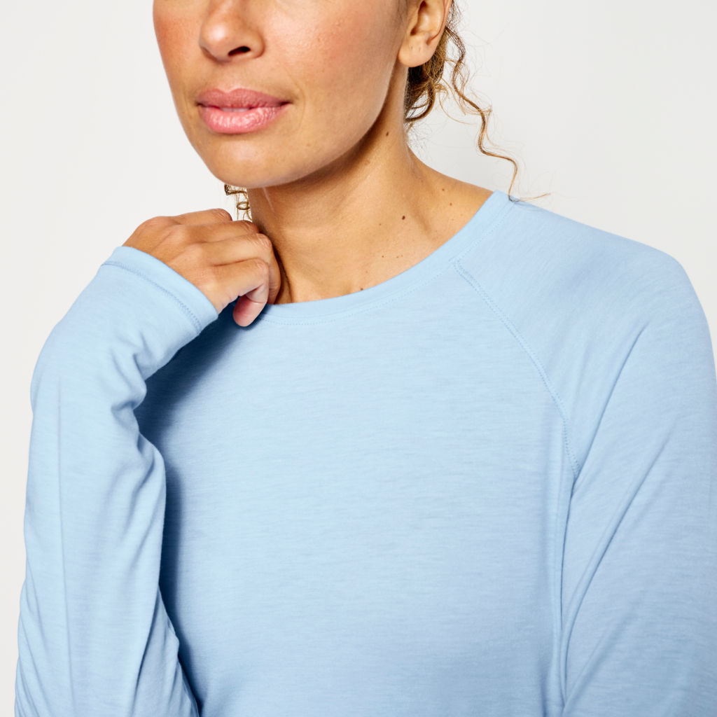 Women's DriCast™ Long-Sleeved Knit Tee - CLOUD BLUE image number 3
