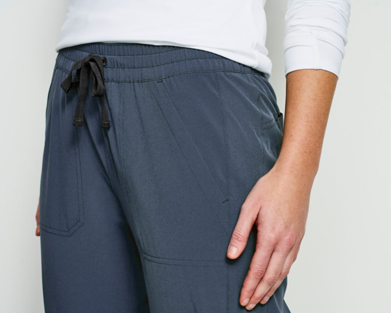 All-Around Capris - CARBON image number 3