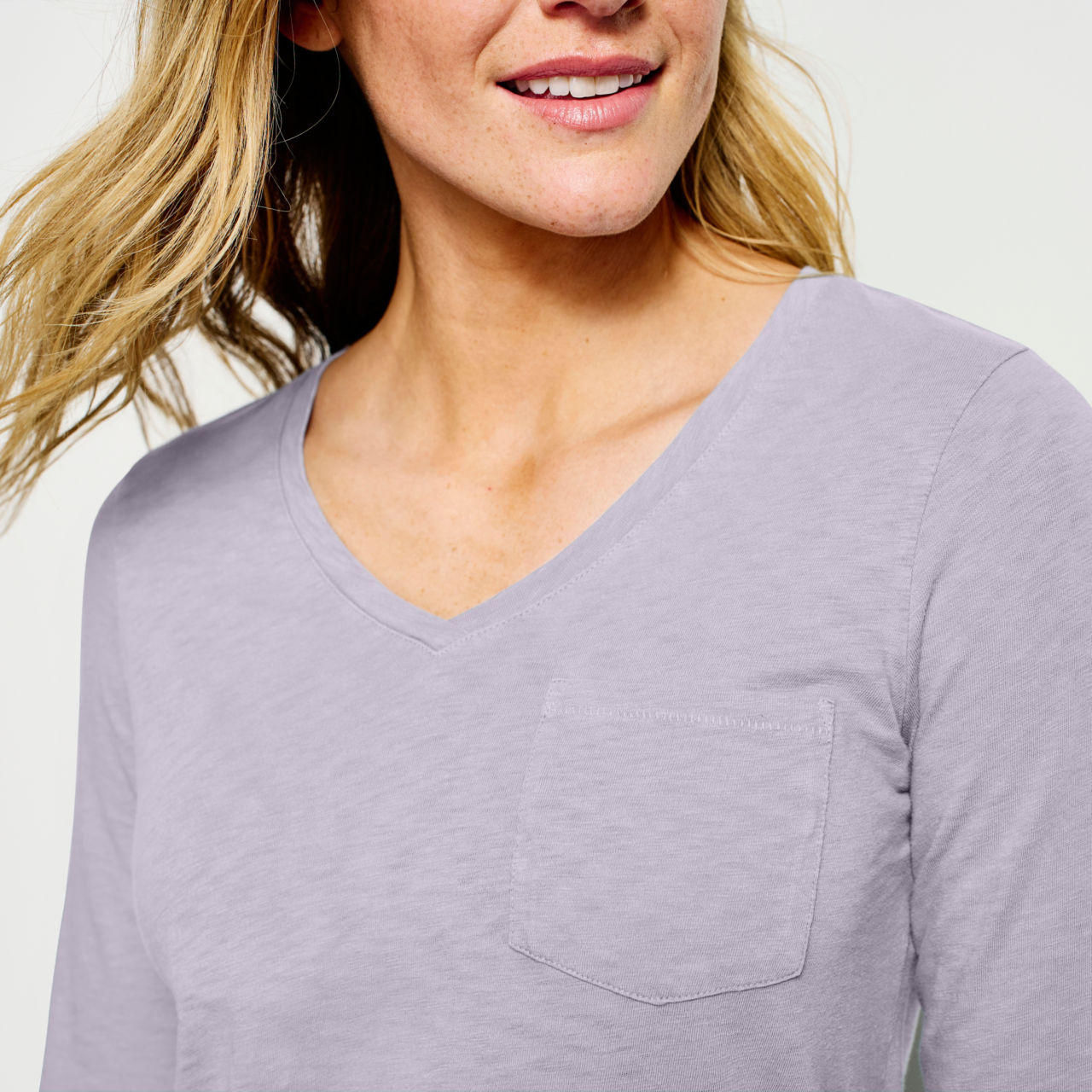 Canyon V-Neck Long-Sleeved Tee - TRUE NAVY image number 4