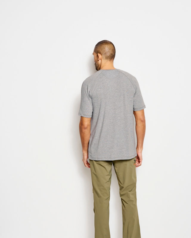 Men's DriCast&trade; Short-Sleeve Crewneck T-Shirt - LIGHT GREY HEATHER image number 3