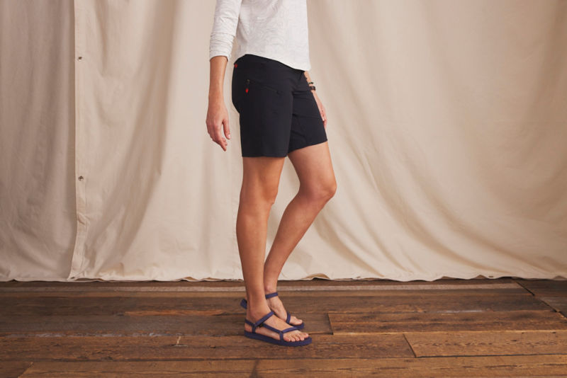 Women&rsquo;s Jackson Quick-Dry Convertible 8" Shorts - BLACK image number 2