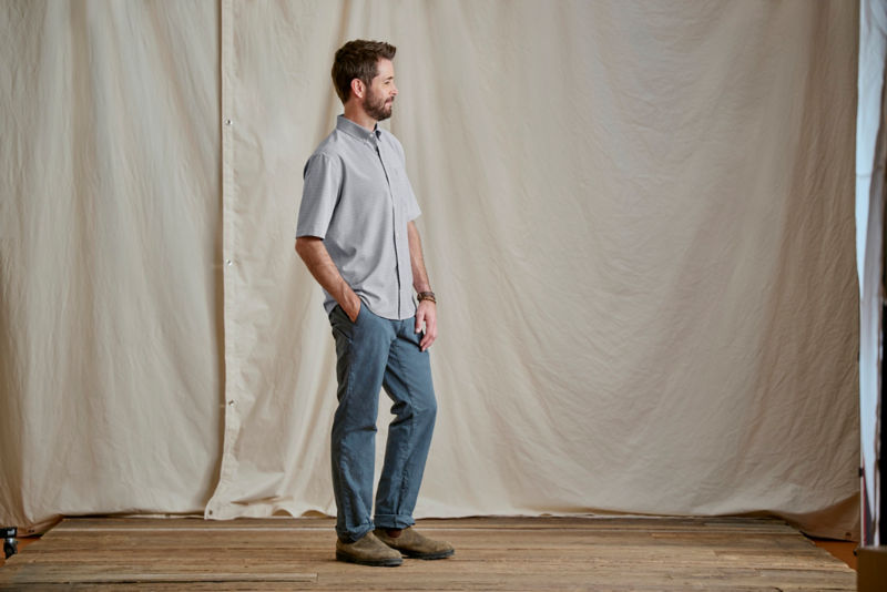 Ultralight Short-Sleeve Shirt - CARBON/WHITE image number 3