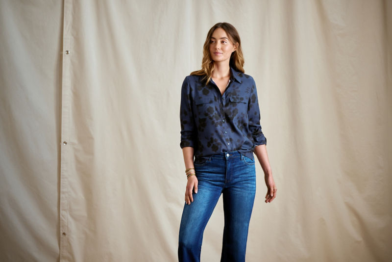 Washable Silk Long-Sleeve Shirt - NAVY BLURRY BOTANICAL