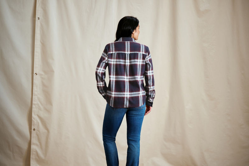 Lodge Flannel Shirt - NAVY RAISIN PLAID image number 3