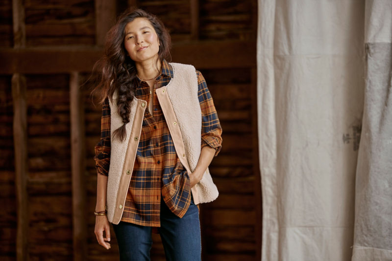 Barbour&reg; Dulsie Teddy Fur Liner - ECRU