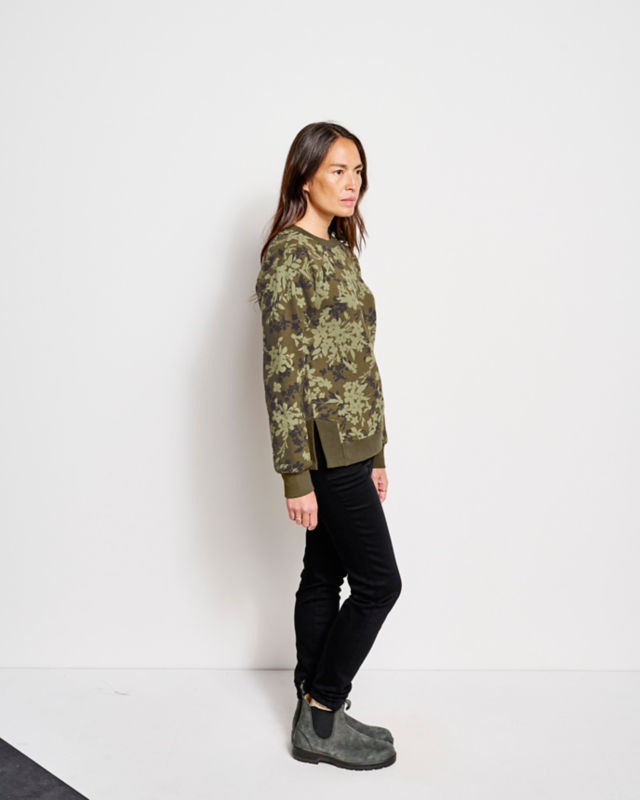 Well-Worn Crew Sweatshirt - OLIVE CAMO FLORAL image number 2